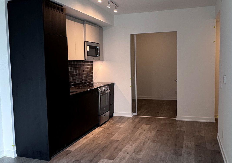 285-dufferin-street-toronto-ontario-w12407957