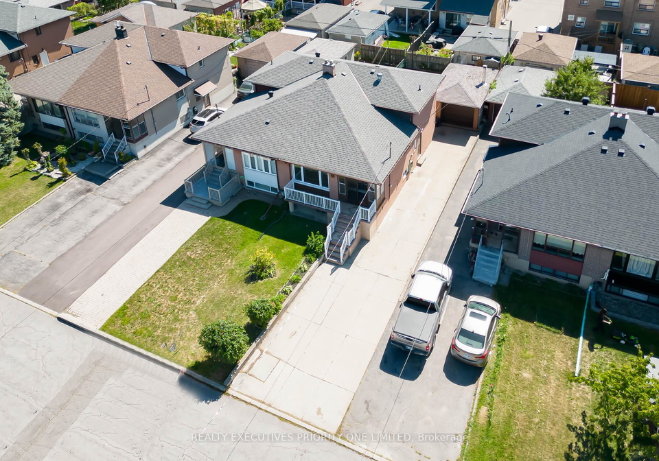 5-lantos-court-york-ontario-w12408481