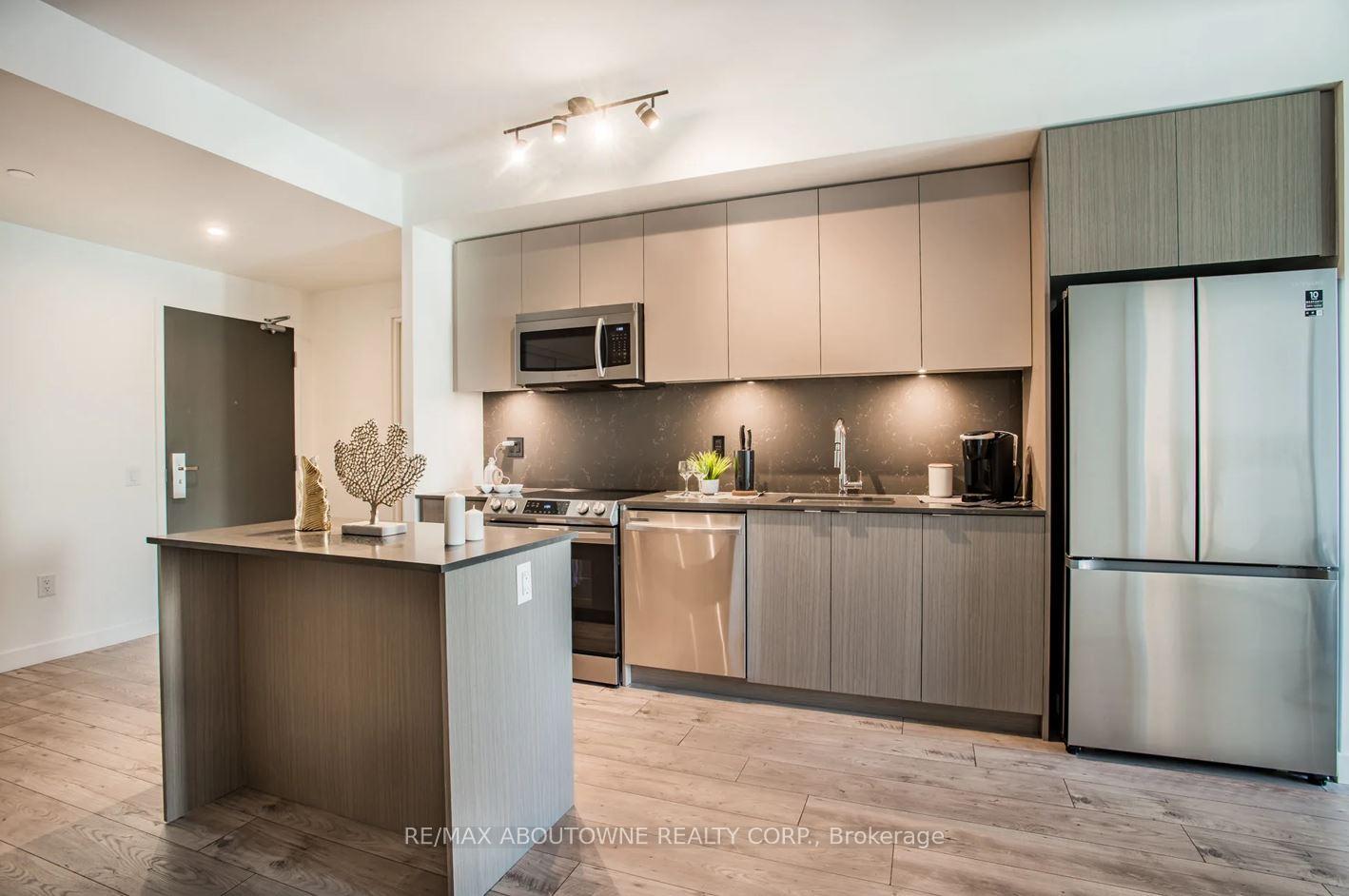 133-bronte-road-oakville-ontario-w12408644
