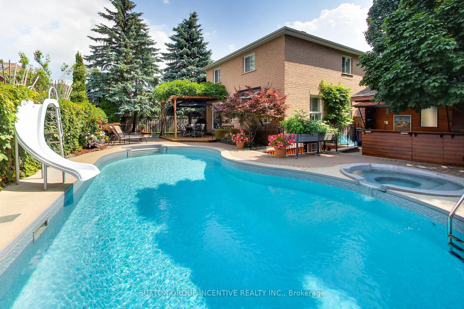 11-safari-court-brampton-ontario-w12408656
