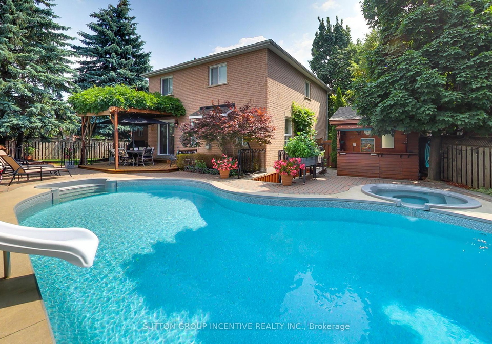11-safari-court-brampton-ontario-w12408656