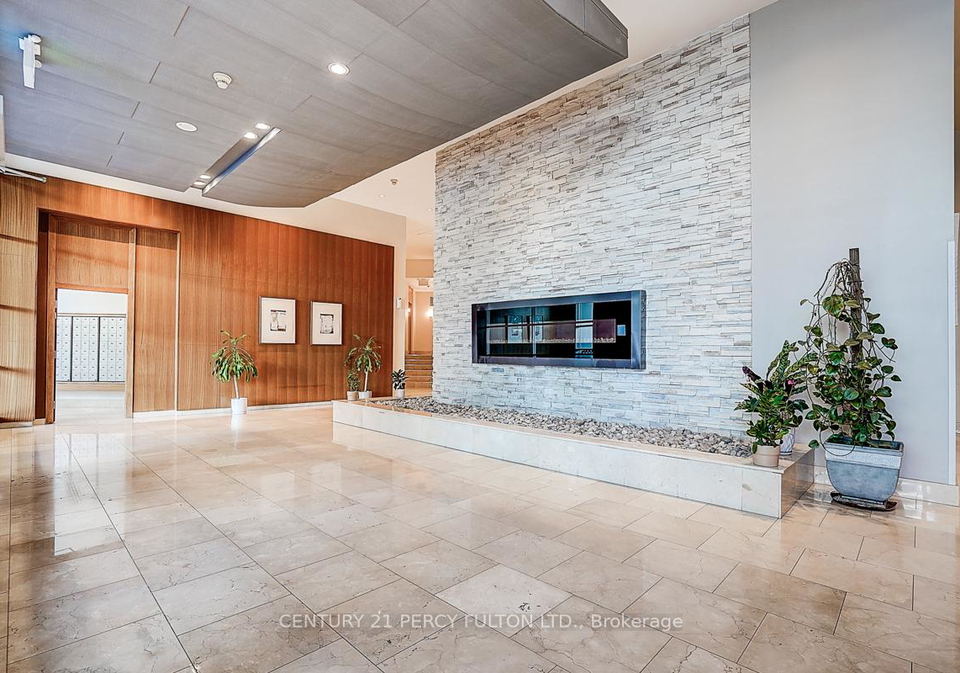 220-burnhamthorpe-road-w-mississauga-ontario-w12408935