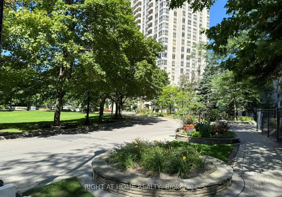 25-kingsbridge-garden-circle-mississauga-ontario-w12409143