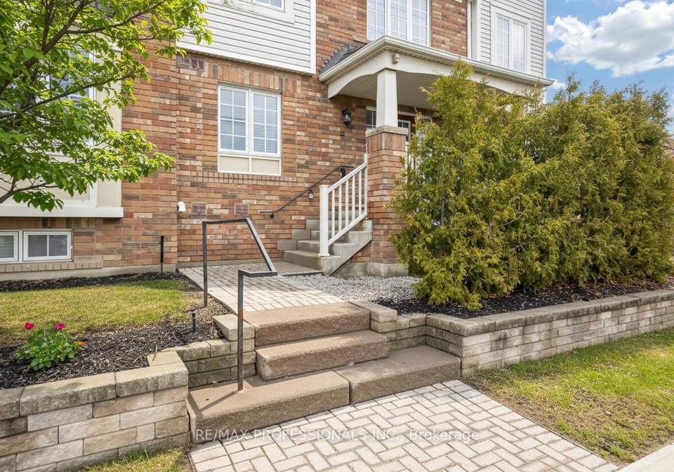 619-dundas-street-w-mississauga-ontario-w12409409