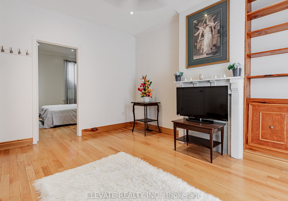 10-burnfield-avenue-toronto-ontario-w12409508