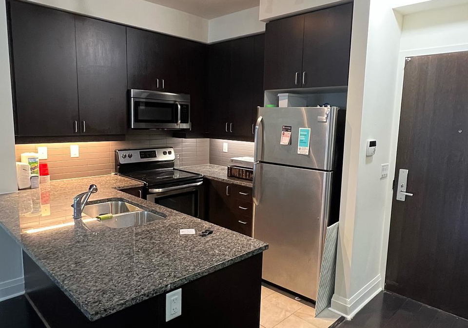 1185-the-queensway-avenue-etobicoke-ontario-w12409549