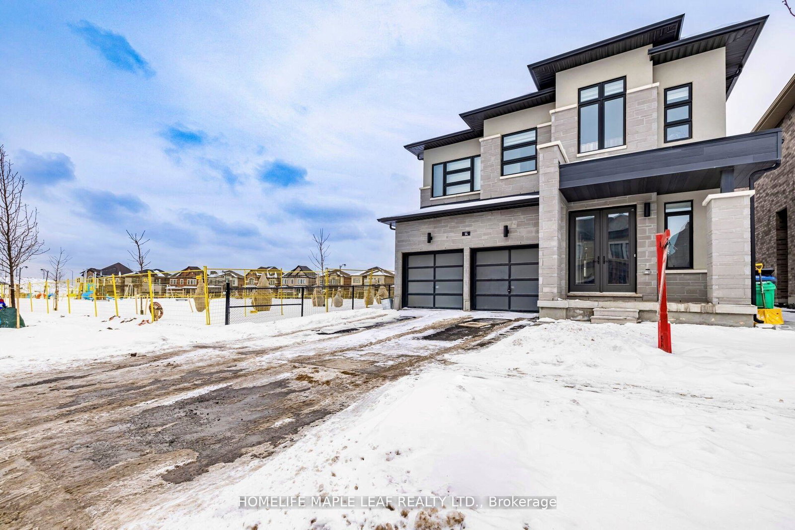 14-icon-street-brampton-ontario-w12410032