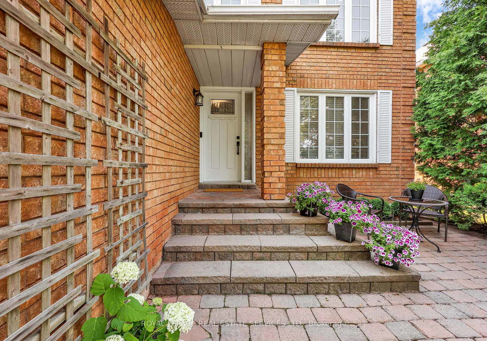 1062-glenbrook-avenue-oakville-ontario-w12410067