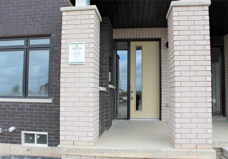 447-veterans-drive-brampton-ontario-w12410391