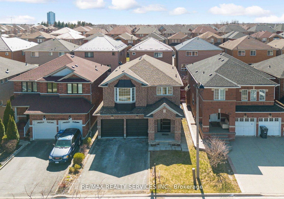 10-linderwood-drive-brampton-ontario-w12410905
