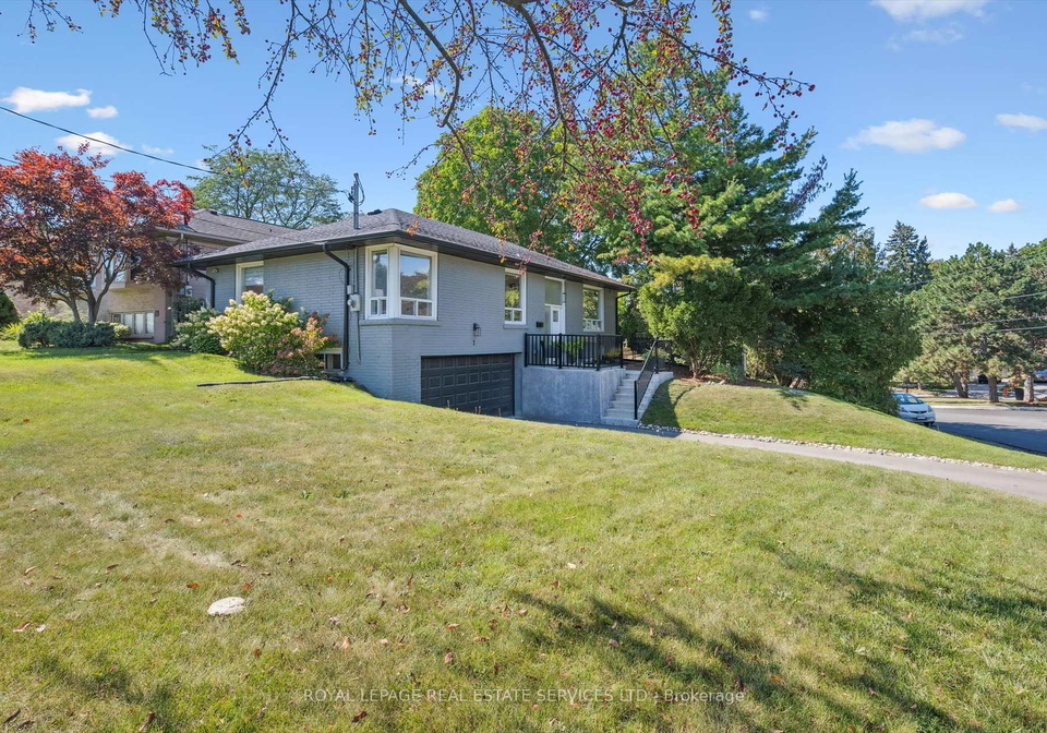 1-hillavon-drive-etobicoke-ontario-w12411683