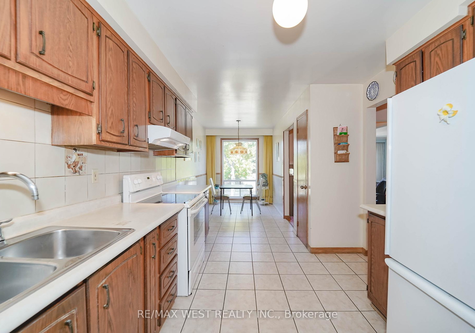61-longbourne-drive-etobicoke-ontario-w12412267