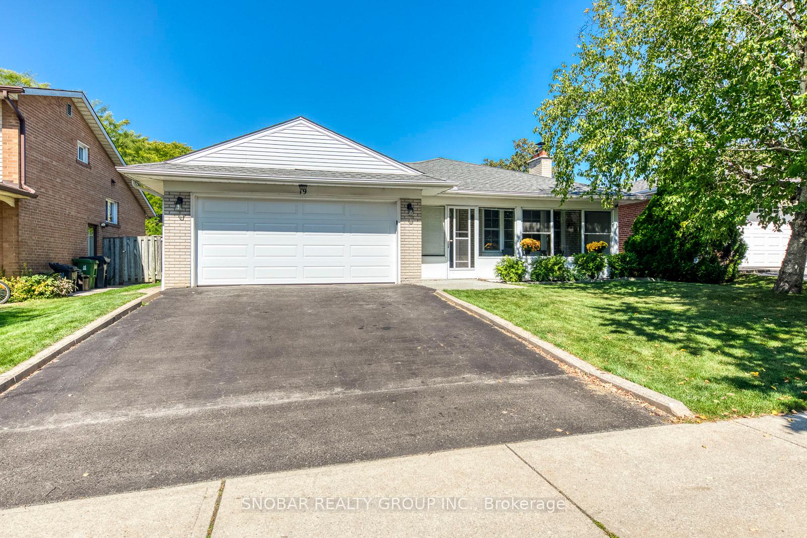19-deanewood-crescent-etobicoke-ontario-w12412672