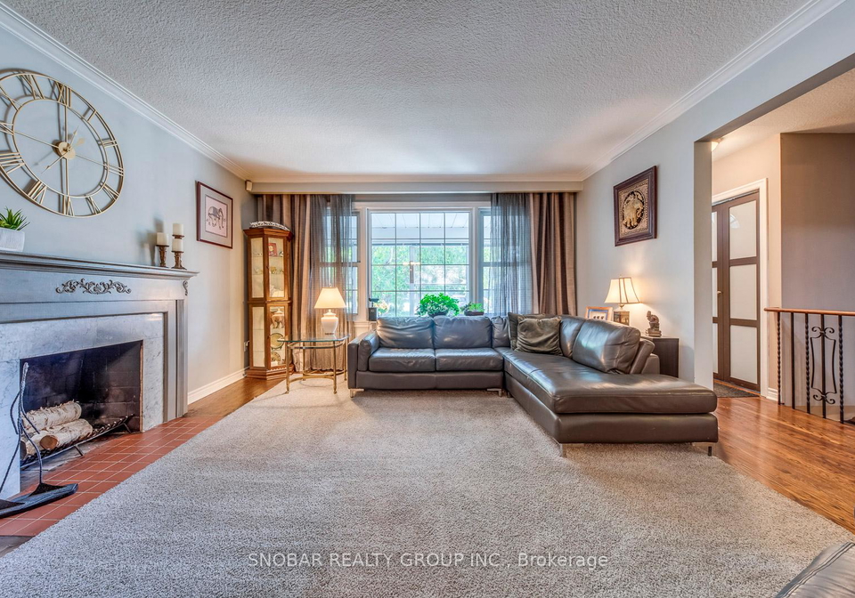 19-deanewood-crescent-etobicoke-ontario-w12412672