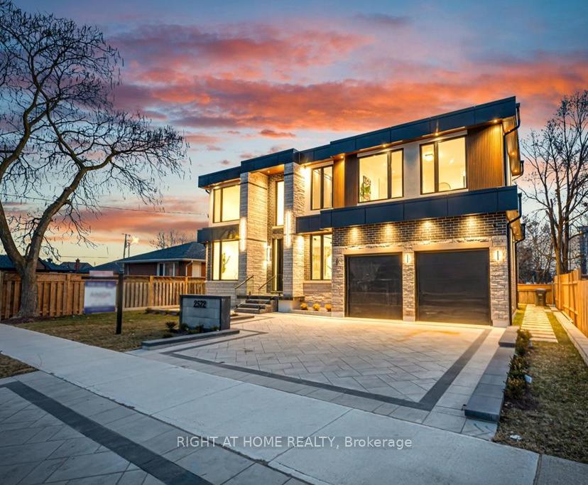 2572-edenhurst-drive-mississauga-ontario-w12413178