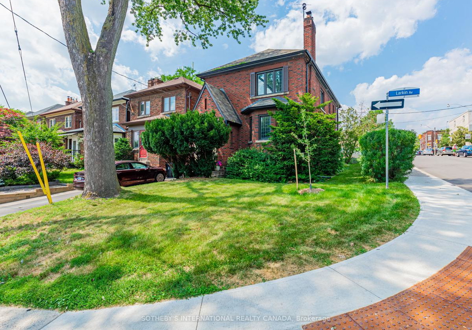 2-larkin-avenue-toronto-ontario-w12413870