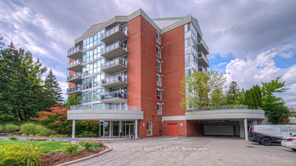 1071-queens-avenue-oakville-ontario-w12414242