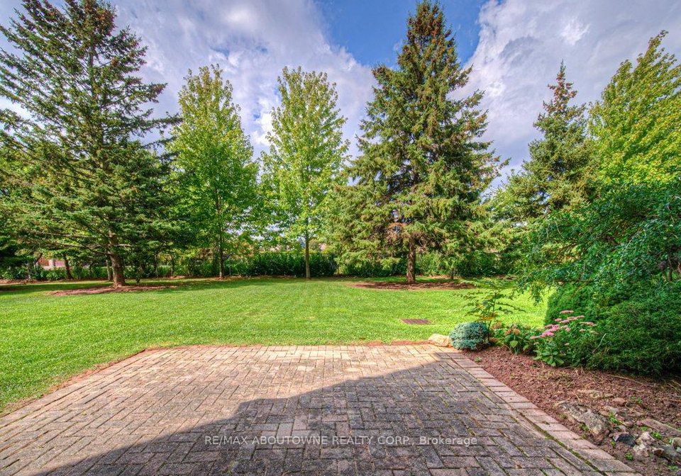 1071-queens-avenue-oakville-ontario-w12414242