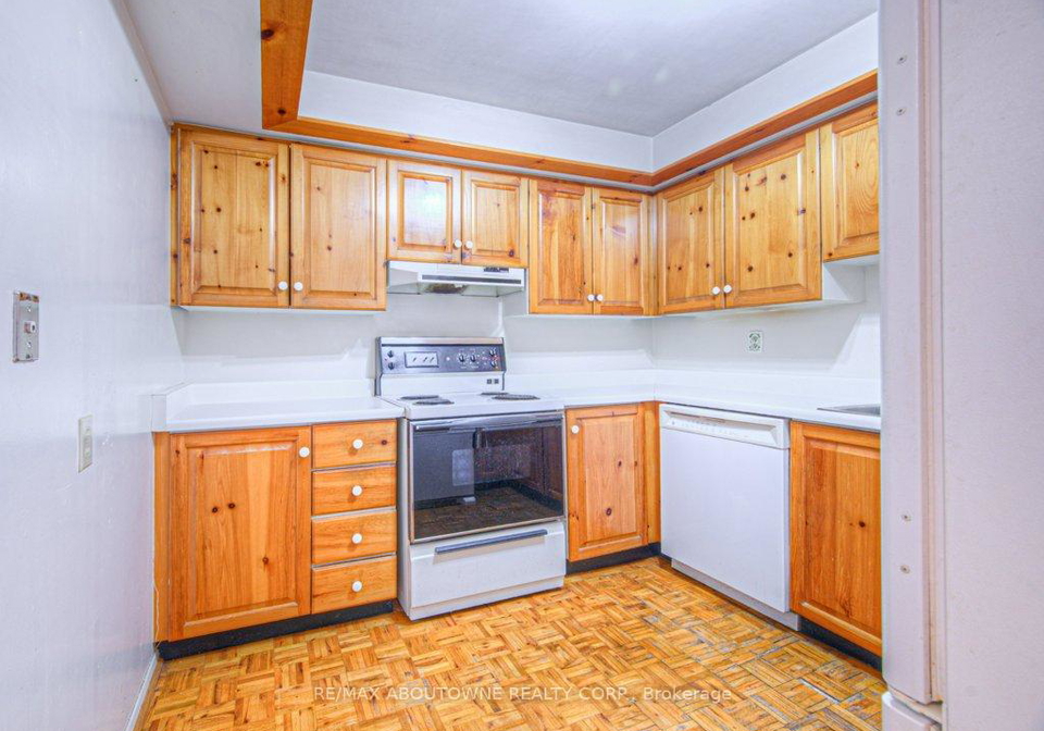 1071-queens-avenue-oakville-ontario-w12414242