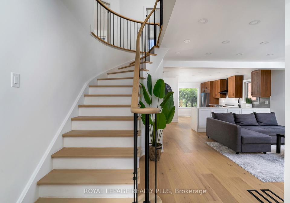 1079-hedge-drive-mississauga-ontario-w12414393