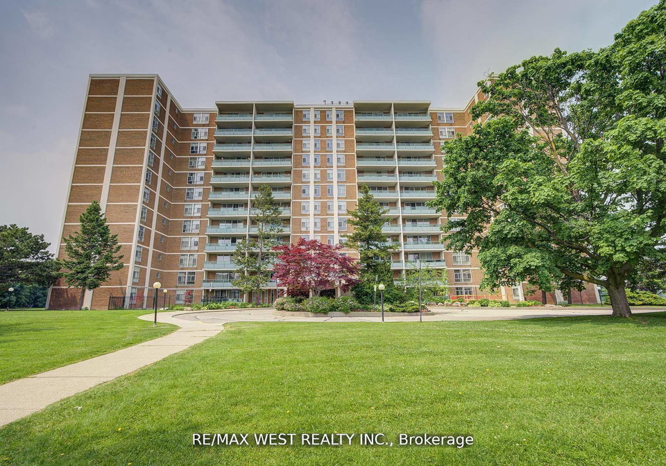 44-longbourne-drive-etobicoke-ontario-w12414460