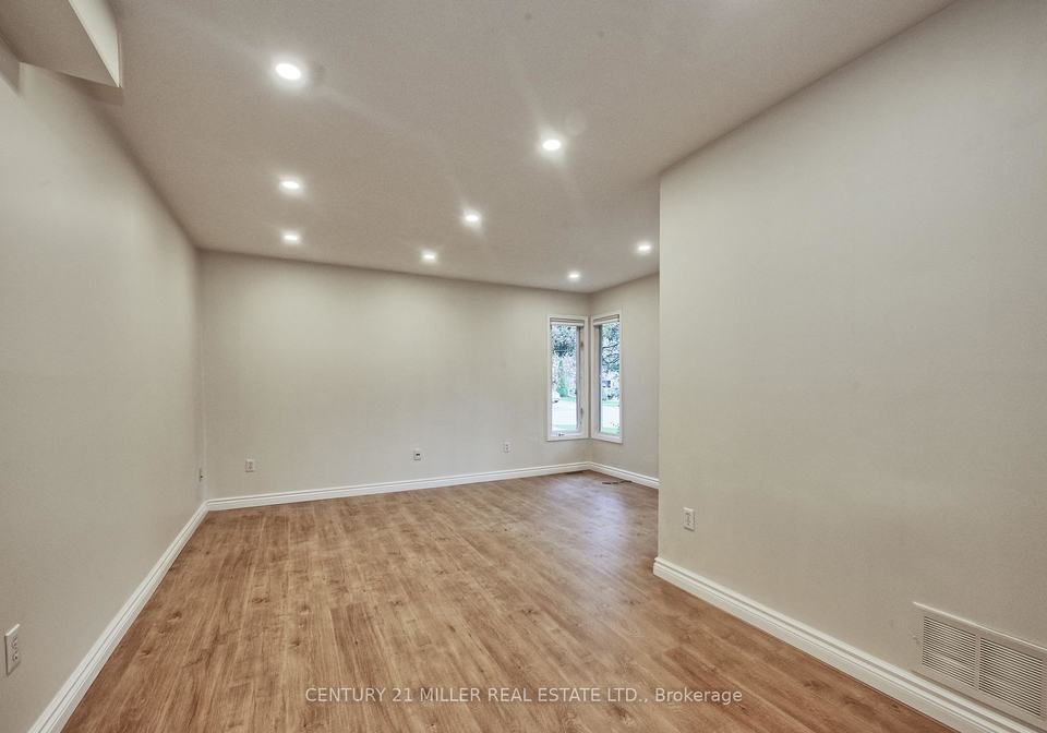 1165-leewood-drive-oakville-ontario-w12414677