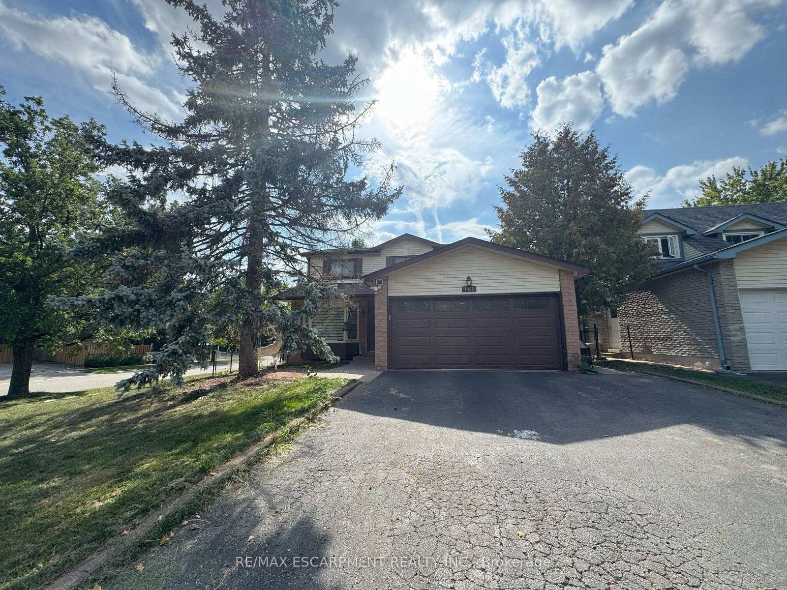 1482-lancaster-drive-oakville-ontario-w12415078
