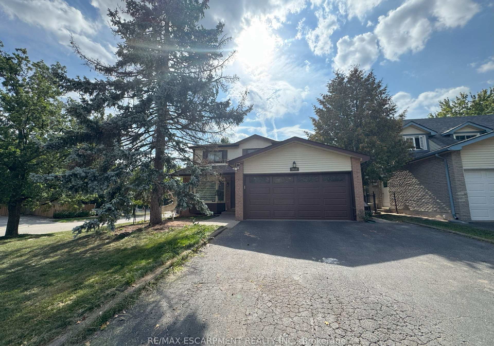 1482-lancaster-drive-oakville-ontario-w12415078