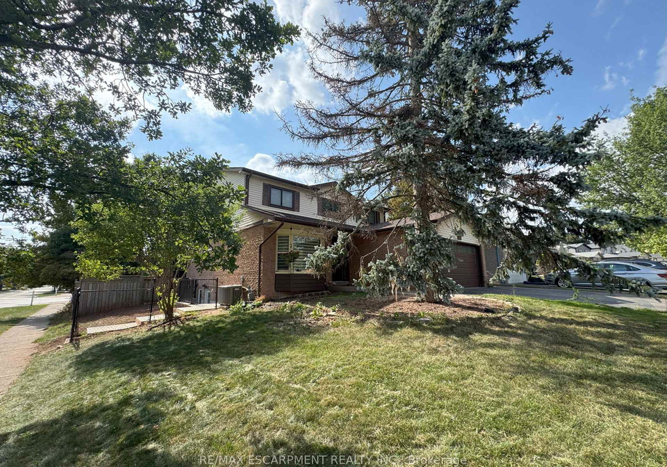1482-lancaster-drive-oakville-ontario-w12415078