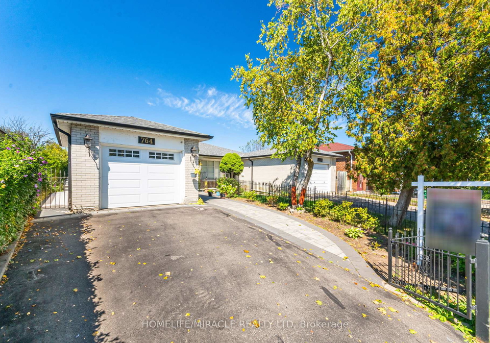 764-eaglemount-crescent-mississauga-ontario-w12415655