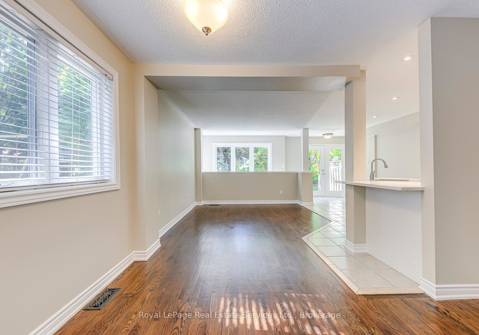 1064-queen-street-w-mississauga-ontario-w12415723