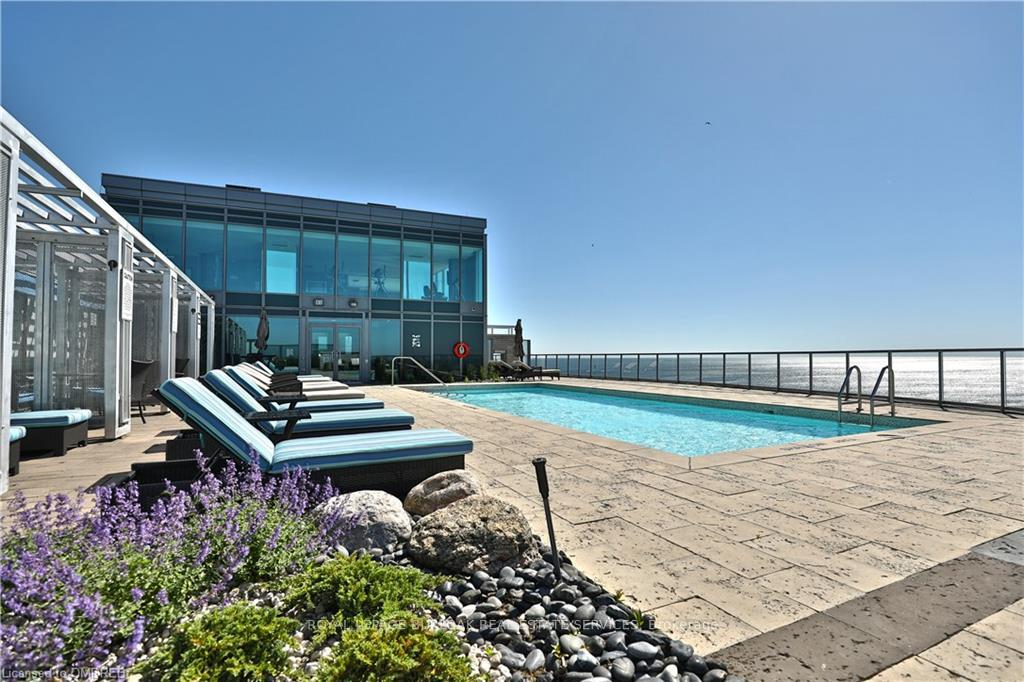 11-bronte-road-oakville-ontario-w12415984