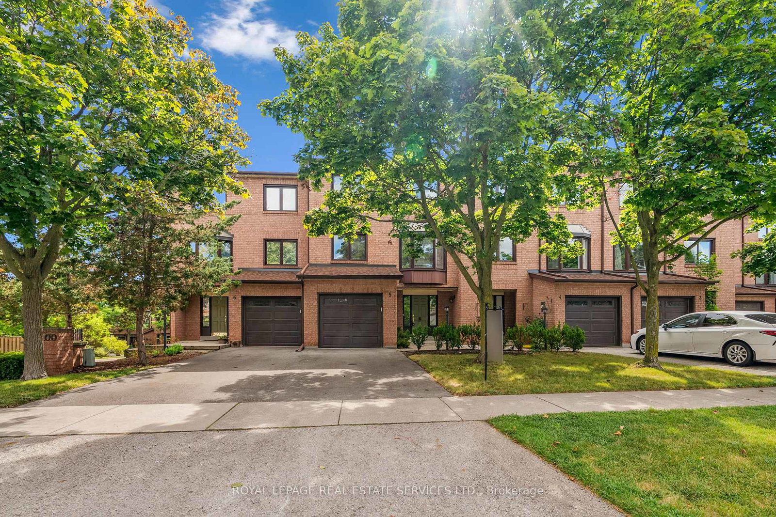 1100-queens-avenue-oakville-ontario-w12416243