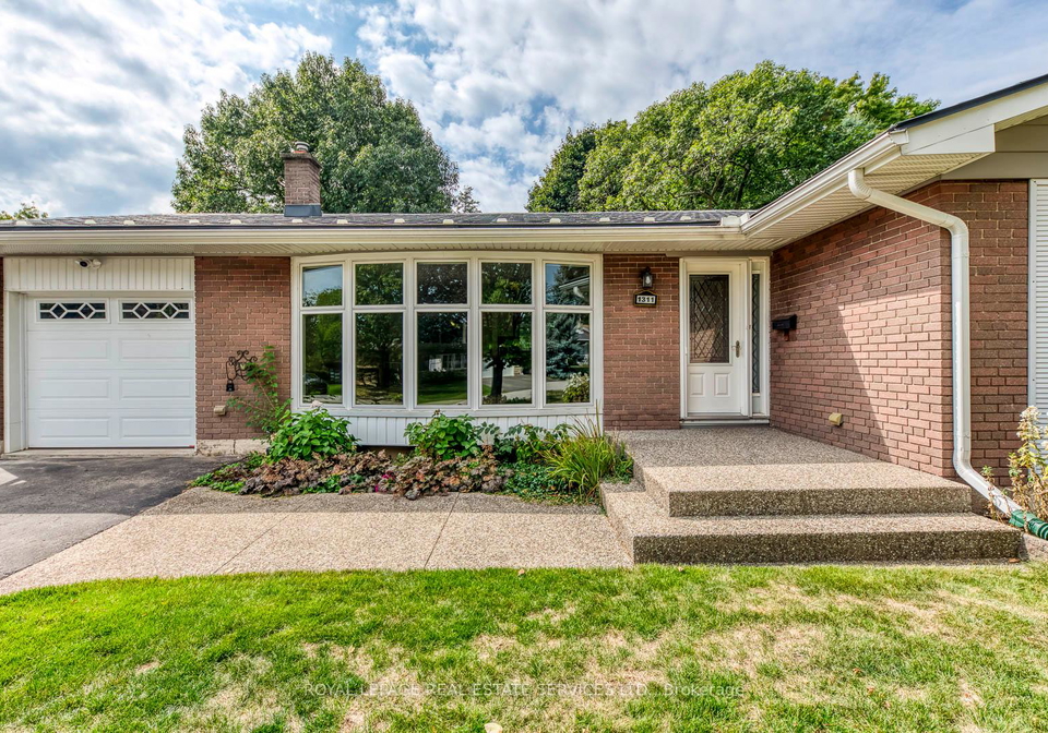 1311-elgin-crescent-oakville-ontario-w12416672