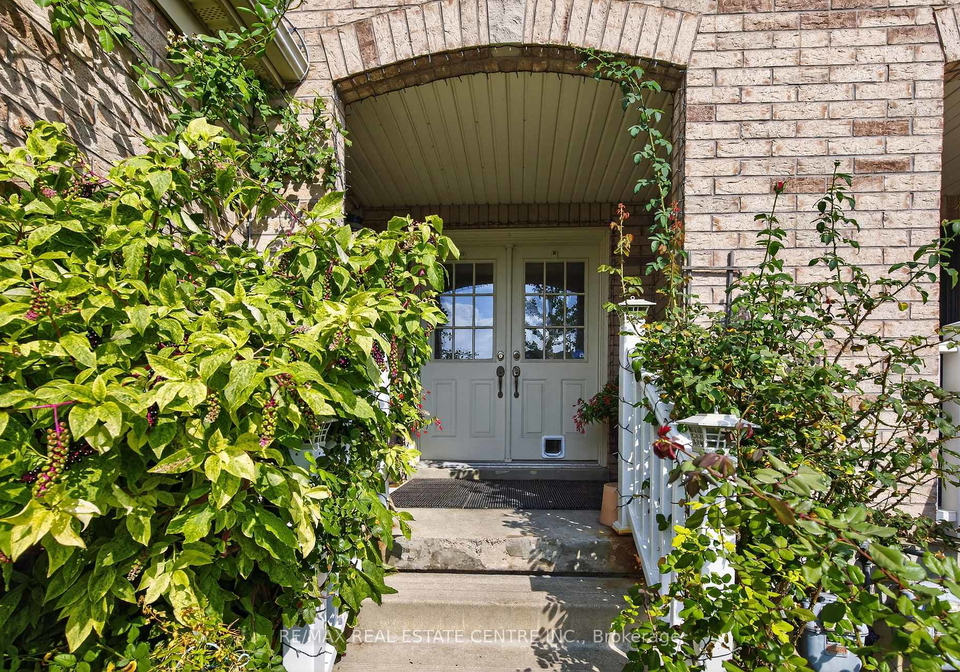 64-big-moe-crescent-brampton-ontario-w12416693