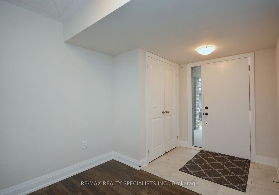 2456-belt-lane-oakville-ontario-w12416895