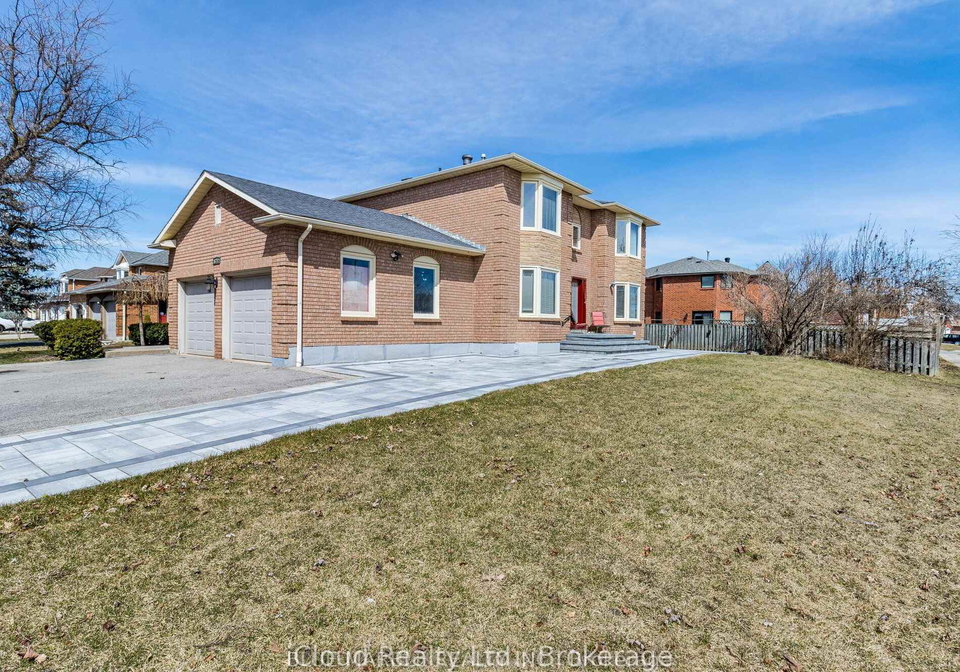 5242-micmac-crescent-mississauga-ontario-w12417336