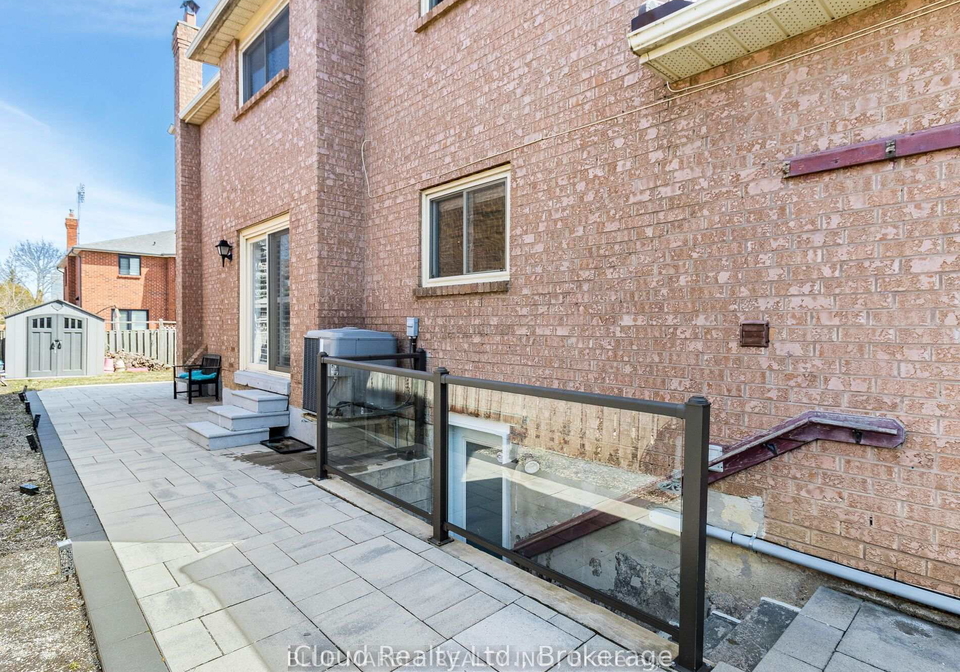 5242-micmac-crescent-mississauga-ontario-w12417336
