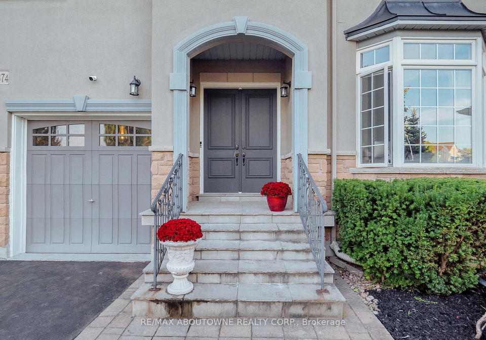 3374-fox-run-circle-oakville-ontario-w12417426