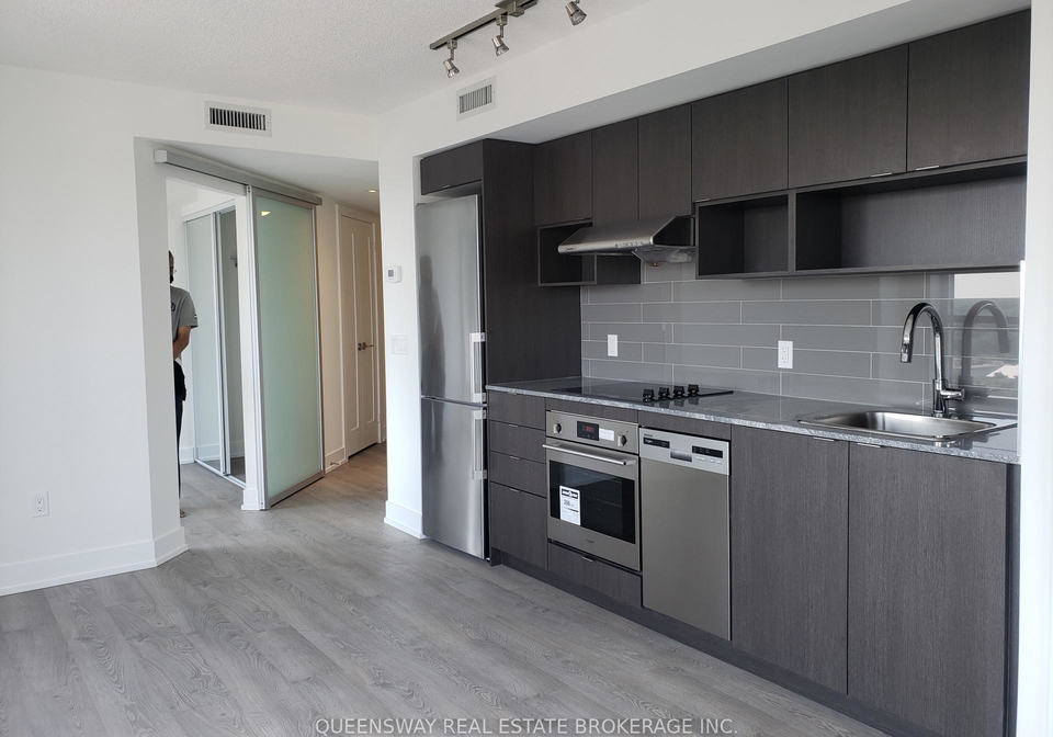 7-mabelle-avenue-etobicoke-ontario-w12417560