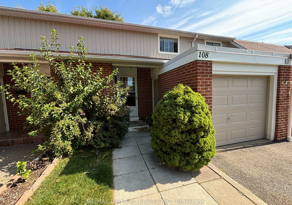 215-valley-boulevard-mississauga-ontario-w12417613