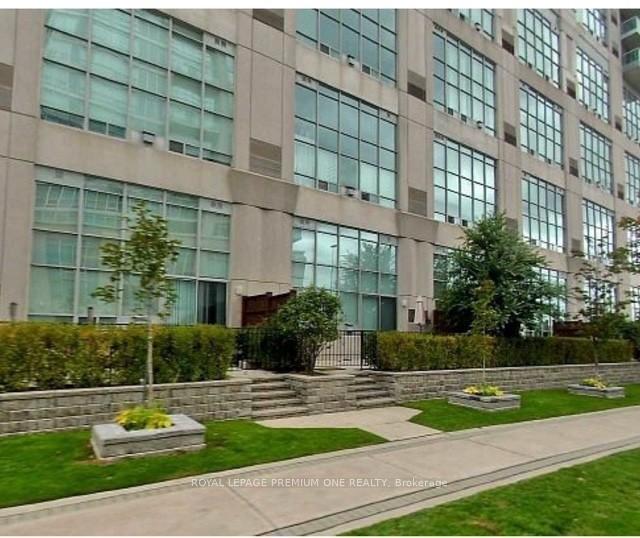 300-e-manitoba-street-etobicoke-ontario-w12417644