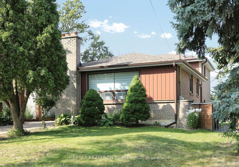 80-bloomington-crescent-york-ontario-w12417651