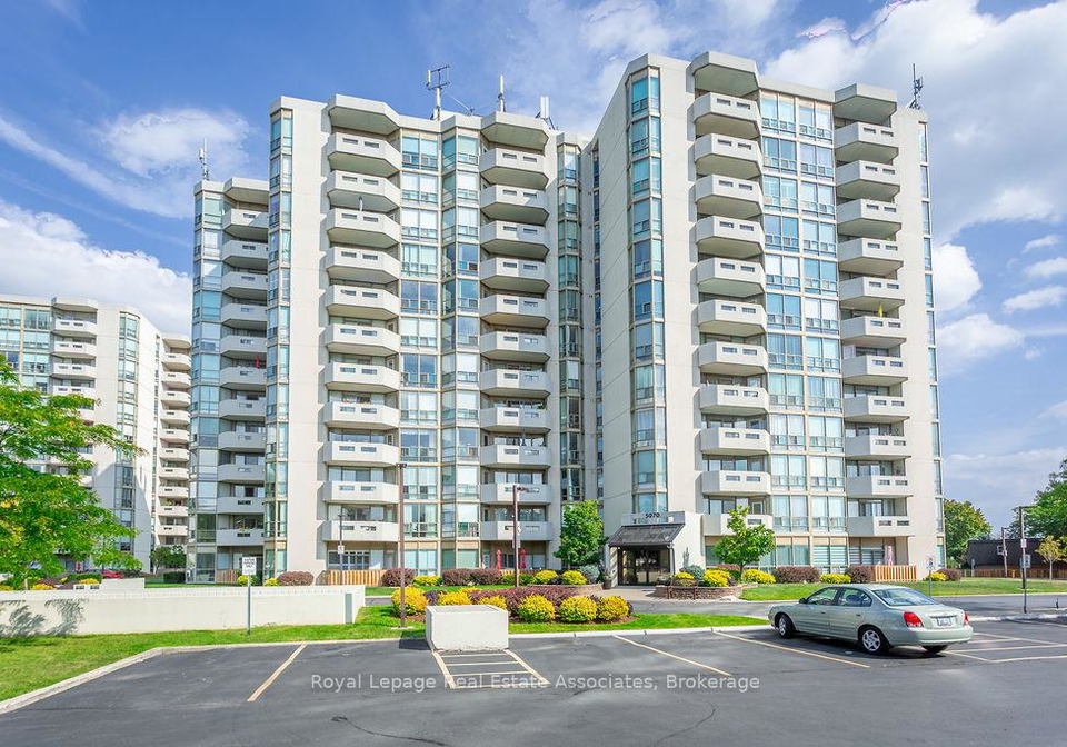 5070-pinedale-avenue-burlington-ontario-w12418376
