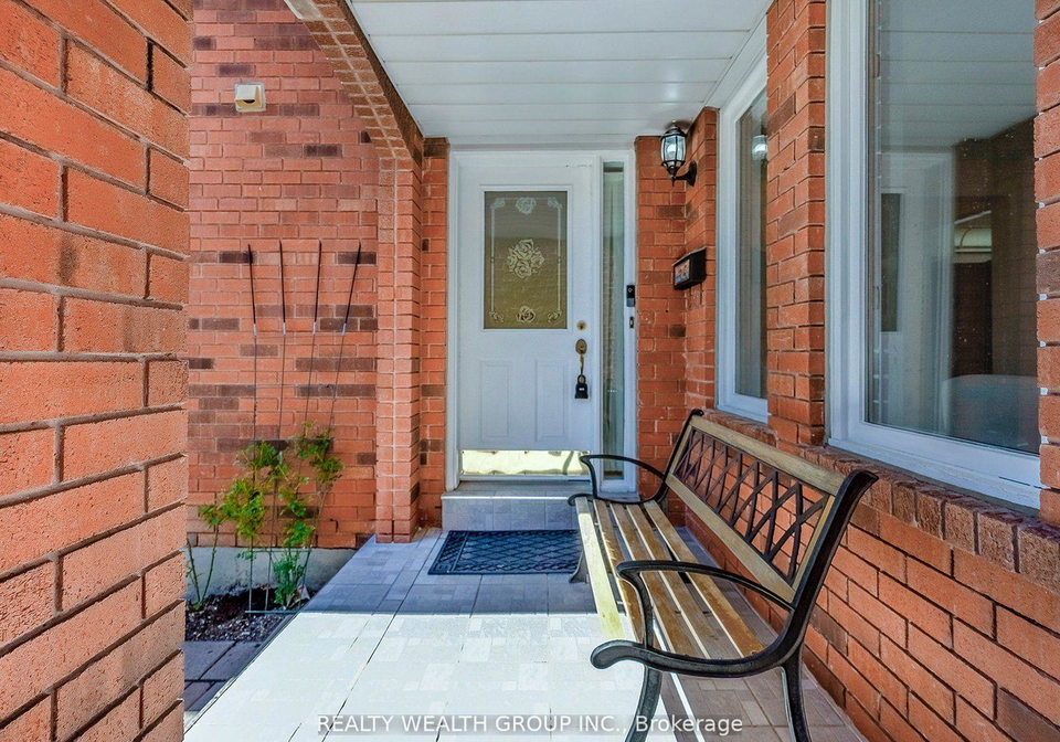 1077-windsor-hill-boulevard-mississauga-ontario-w12418775