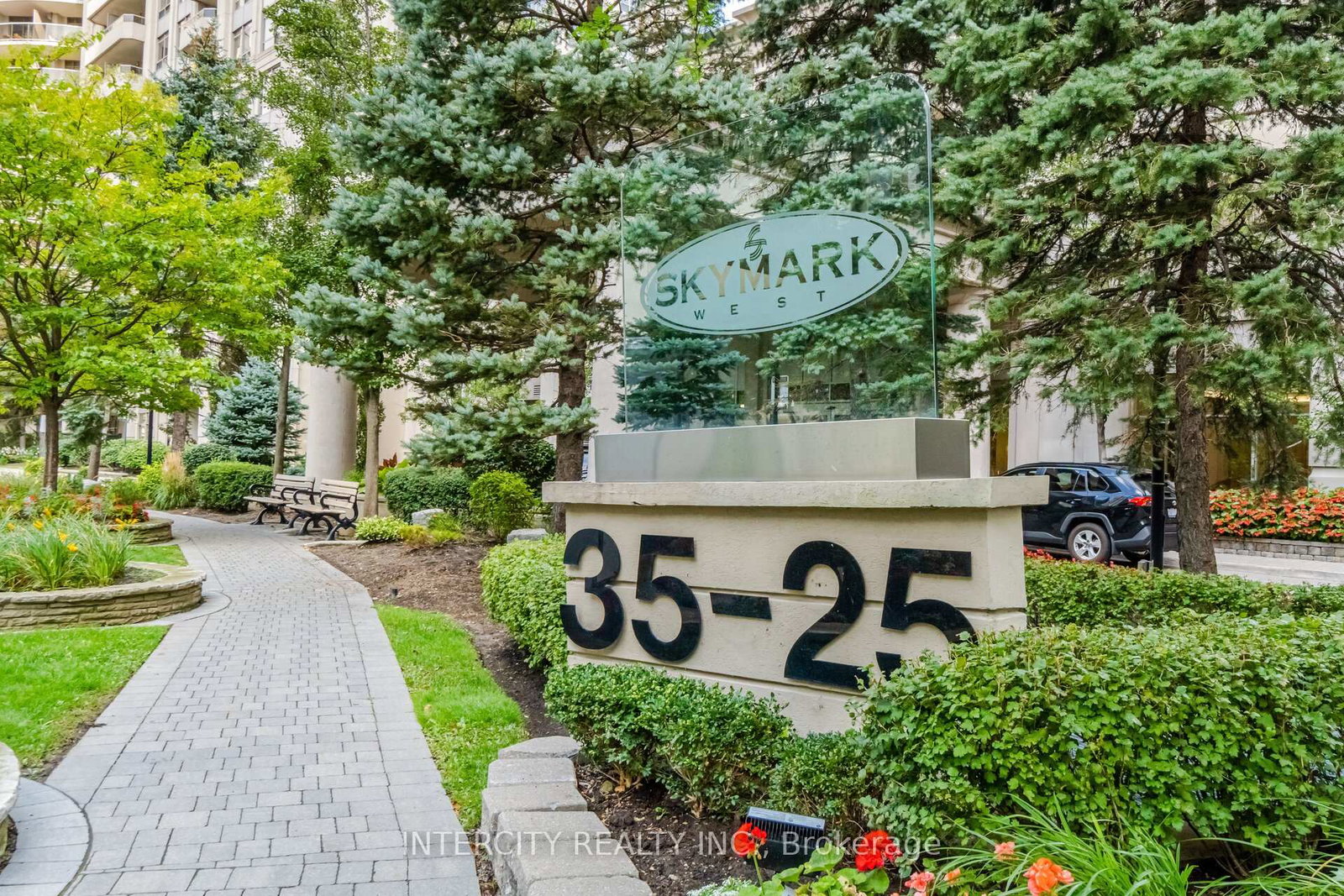 35-kingsbridge-garden-circle-mississauga-ontario-w12419458