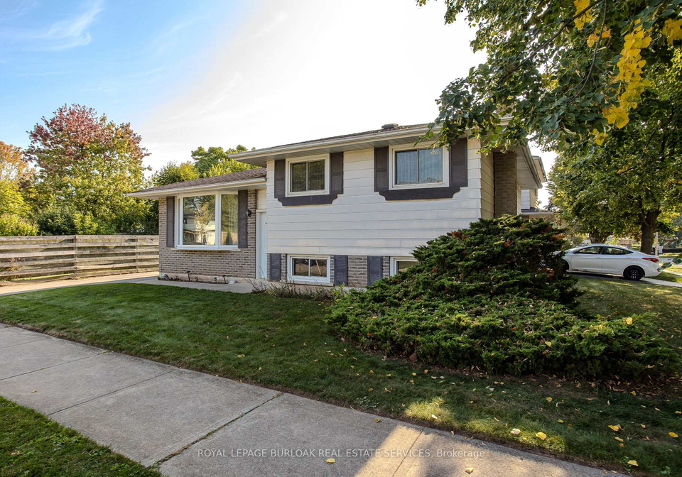 196-mendel-court-oakville-ontario-w12419604