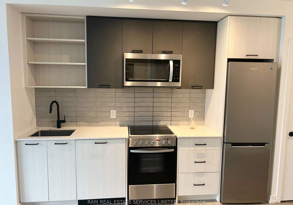 2300-st-clair-avenue-w-toronto-ontario-w12419704
