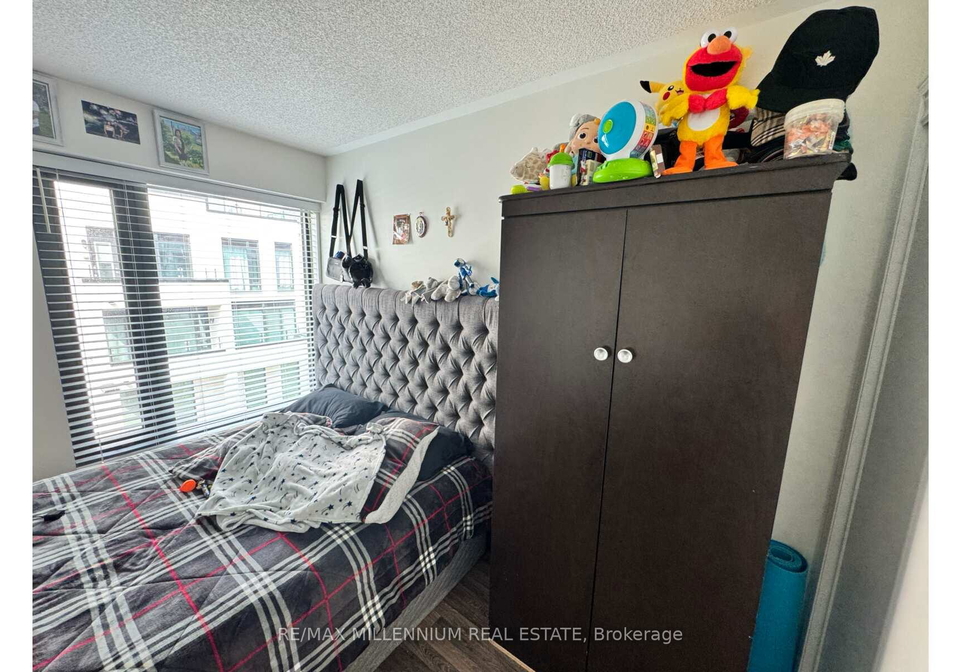 142-widdicombe-hill-etobicoke-ontario-w12419742
