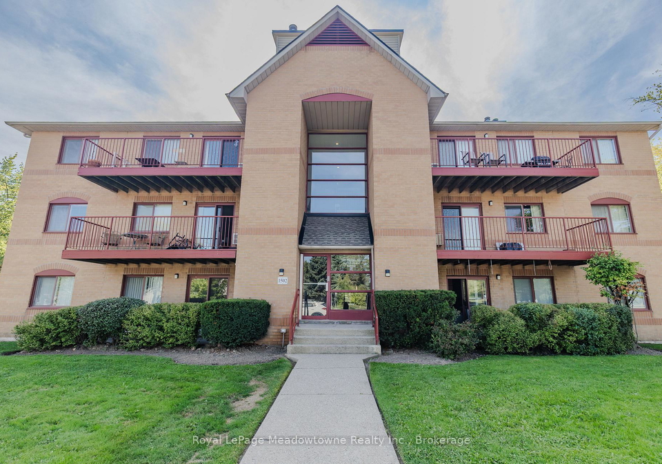 1496-pilgrims-way-oakville-ontario-w12419850